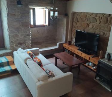 Laxe House | Casa de piedra acogedora a 2 minutos de la playa