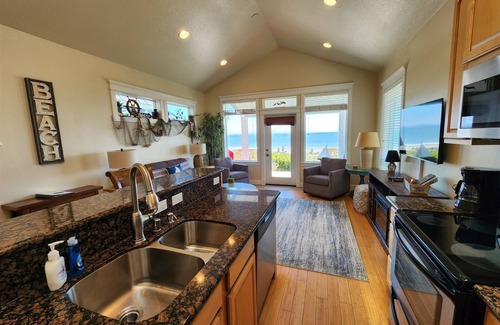Ocean Shores House | Casa De Playa- Newer home on the water