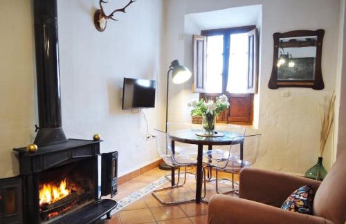 Pinos del Valle Apartment | Casa de pueblo con encanto - entre mar y montaña