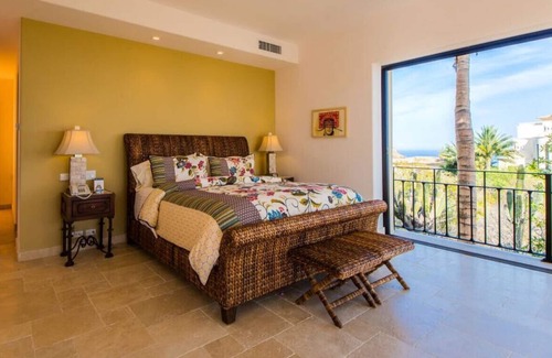 Buzzards Villa | Casa De Sueños Vacation Home