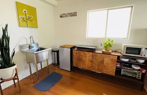 North End House | Casa de Teresa nSpacious 2 br/1.5 bath guest suite