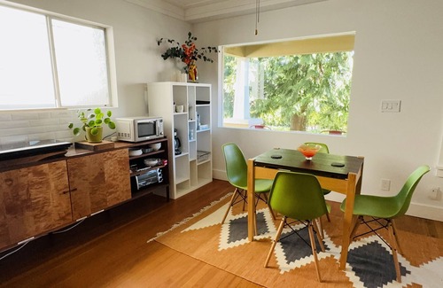 North End House | Casa de Teresa nSpacious 2 br/1.5 bath guest suite