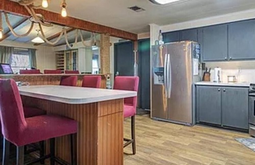 Astor House | Casa De Vino is perfect for your Waterfront Get Away