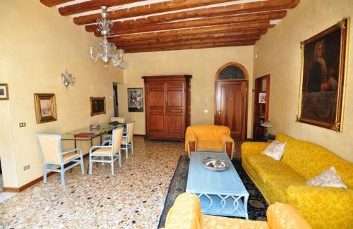 Santa Croce Apartment | Casa Dei Pittori Venice Apartments