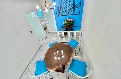 Lazaro Cardenas House | Casa del Almendro