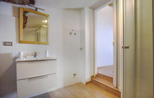 Motta San Giovanni House | Casa Del Borgo