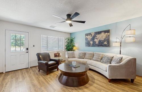 Cottonwood House | Casa Del Cielo
