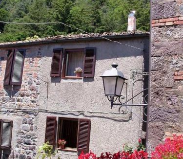 Radicofani House | Casa del Ciliegio
