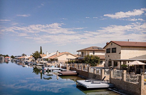 Silver Lakes Country Club Apartment | Casa Del Lago + Private Boat Dock + Lakefront