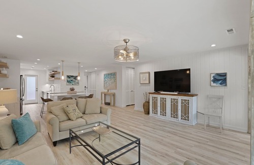 Sea Pines Condo | Casa del Mare - Steps to the Beach - MANY UPGRADES FOR 2025 SEASON!