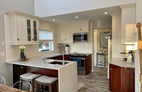 Livonia House | Casa Del Mar