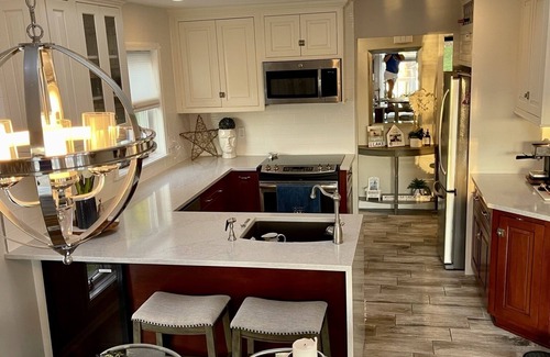 Livonia House | Casa Del Mar