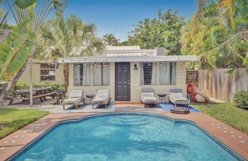 Downtown Fort Lauderdale House | Casa del Ojo - 3 King beds - Sun-soaked pool