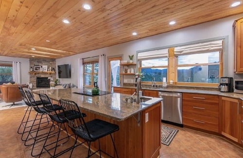 Buena Vista House | Casa Del Rio- movie theater, hot tub, sauna, pet friendly & boat ramp! #020796