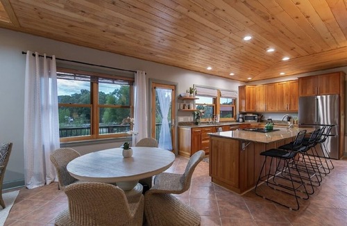 Buena Vista House | Casa Del Rio- movie theater, hot tub, sauna, pet friendly & boat ramp! #020796