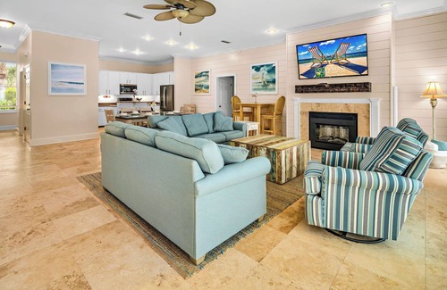 Plantation House | CASA DEL SOL - 4BR 4 BTH BEACHFRONT HOME W/POOL located in The Plantation