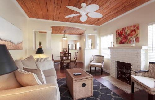 Flamingo Parks House | Casa del Sol - Cozy Hideaway with Pool in Grandview Heights