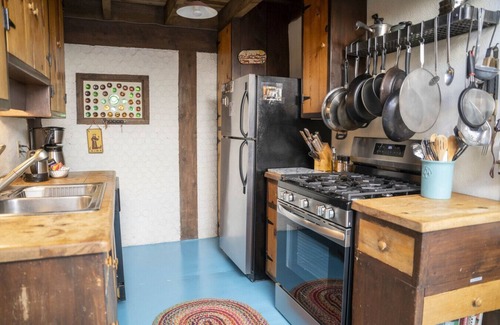 El Prado House | Casa del Sol - Original Eco Build-Beer Can House!