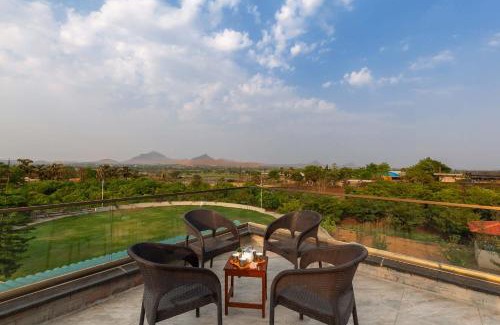 Nashik Villa | Casa del Verde by StayVista - Orchards oasis with a pool, Spacious lawn, Terrace & Indoor games