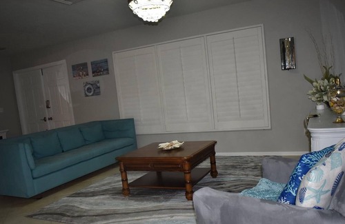 Kings Lake House | “Casa Della Luna” Private Luxury Pool Home, Only minutes To The Beach