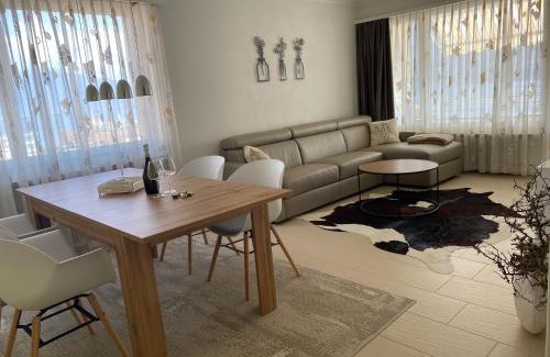 Brissago Apartment | Casa di David - Maggiore it’s a kind of magic!