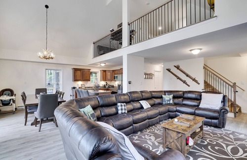 Locust Lake Village House | Casa di Montagna/5BR/3Bath/Pets Allowed - Near Water Parks & Restaurants!