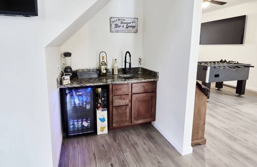 Locust Lake Village House | Casa di Montagna/5BR/3Bath/Pets Allowed - Near Water Parks & Restaurants!
