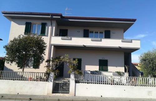 Rosignano Solvay Apartment | Casa Dino