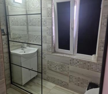 Novaci House | Casa dintre munti
