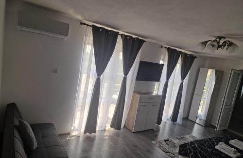 Novaci House | Casa dintre munti