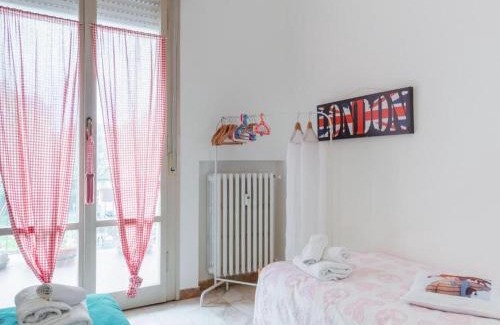 Pesaro Apartment | CASA DIPLI luminoso appartamento tra il mare e la città