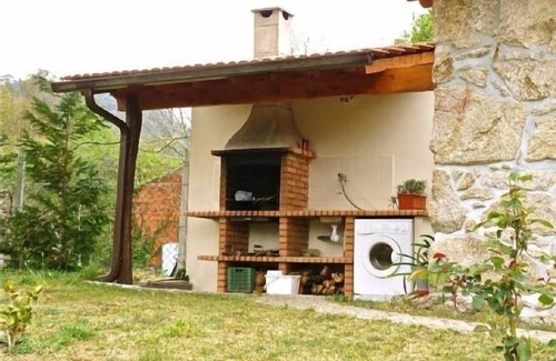 Couto de Esteves Cottage | Casa do Bouço Velho for 4 people