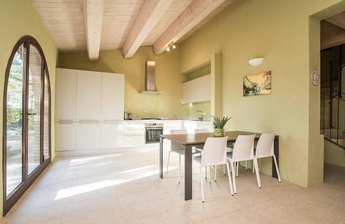 Trequanda House | Casa Dracena N: A welcoming two-story apartment situated in the heart of the Tuscan countryside, with Free WI-FI.