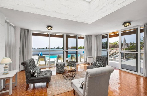 Parque Holandes House | Casa El Cardon: charming villa with private pool.