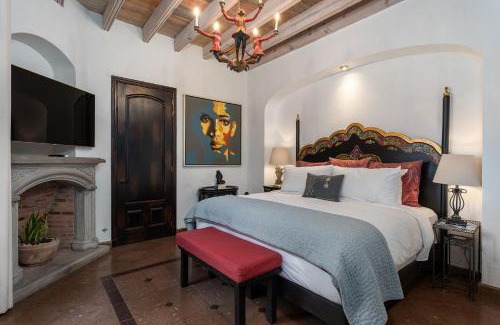 Zona Centro House | Casa Elegante, 3BR Modern Retreat in Centro San Miguel de Allende