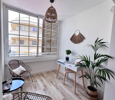 Los Abrigos Apartment | Casa Elsa with Free Parking