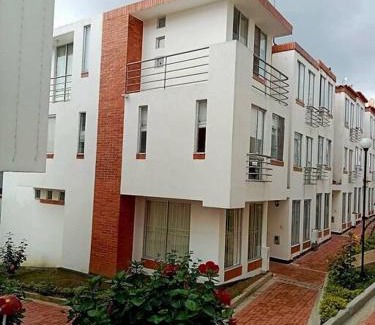 Fusagasuga House | Casa en Condominio - Fusagasugá