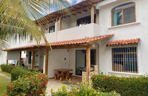 Club Santiago House | Casa en la playa en Club Santiago Manzanillo