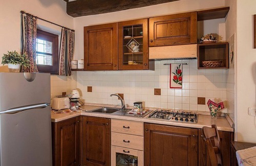 Po' Bandino House | Casa Erbetta B: A characteristic and welcoming apartment that is part of an ancient country house surrounded by the greenery, with Free WI-FI.