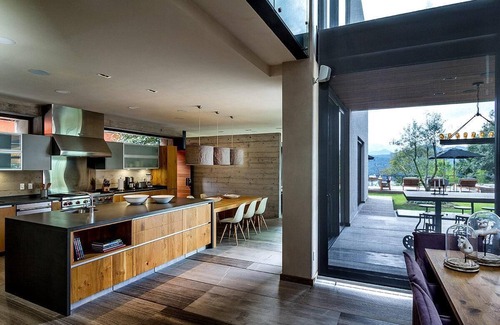 Valle de Bravo House | Casa Escondida: With spectacular lake and forest view