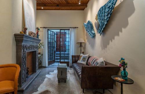 Zona Centro House | Casa Esperanza, 2BR Designer Charm & Rooftop Views