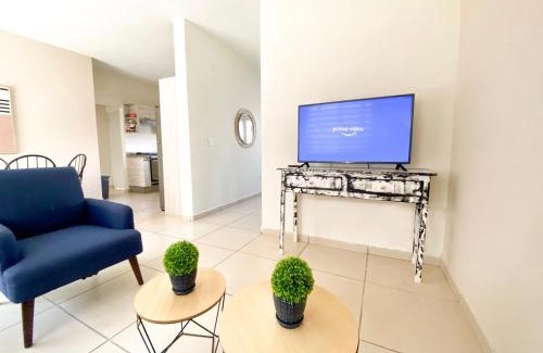 Hermosillo House | Casa Familiar con Alberca en Privada, 5 min del Aeropuerto y Consulado Americano