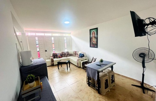 Guadalajara de Buga House | CASA FAMILIAR LA HERMOSA