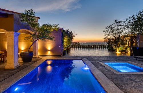 Atascadero Villa | Casa Faroles, Designer 7BR Villa with Pool, Jacuzzi & Full Staff