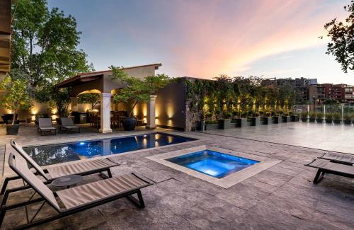Atascadero Villa | Casa Faroles, Designer 7BR Villa with Pool, Jacuzzi & Full Staff