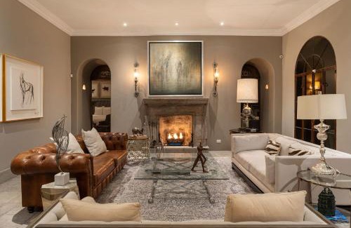 Atascadero Villa | Casa Faroles, Designer 7BR Villa with Pool, Jacuzzi & Full Staff