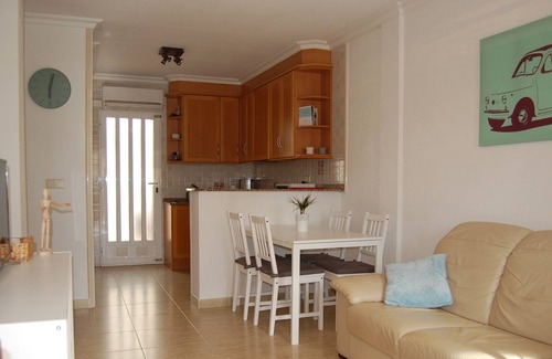 Castillo de Montemar House | Casa Feliz: House with beautiful garden in a private development!