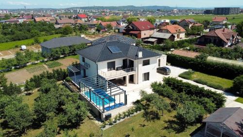 Sinmartin Villa | Casa Fischer