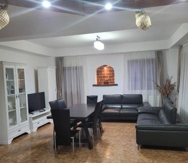 Cartisoara House | Casa Floare de Colt