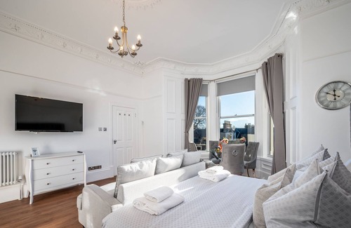 Broughty Ferry Apartment | Casa Fresa - Balmoral Suite - Broughty Ferry